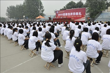 机电工程系2011级新生入学教育暨师生见面会隆重举行 第 8 张