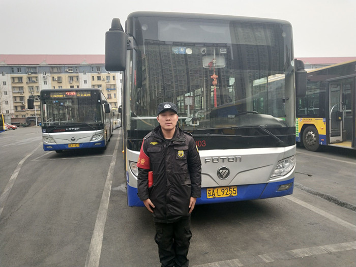 我校参加全国两会志愿者返校归来 第 4 张