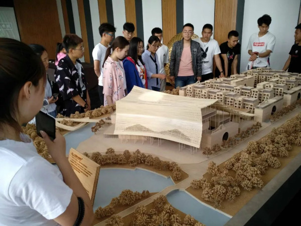 建筑工程学院师生走进匠人谷 第 4 张