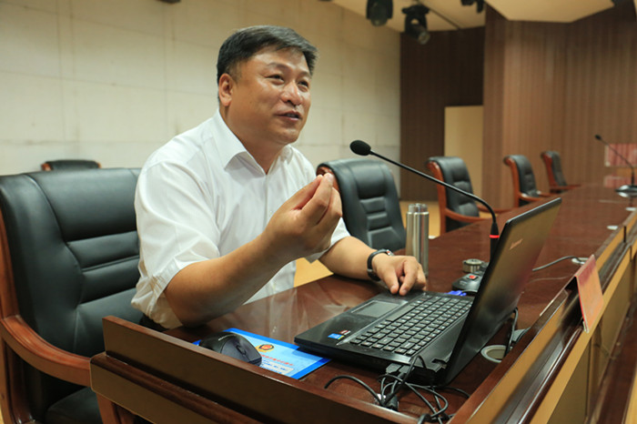 河北科技学院举行“学习新思想千万师生同上一堂课活动”