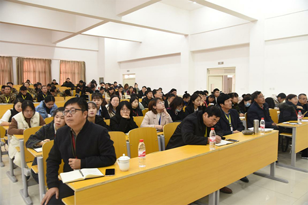国家级教学名师刘春凤教授来我校作专题讲座 第 3 张