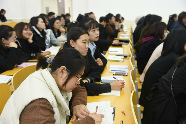 国家级教学名师刘春凤教授来我校作专题讲座 第 5 张