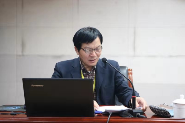 我校党委副书记张崇玺为学生党员宣讲党的十九届四中全会精神 第 2 张