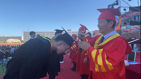 百年风华正青春，行远思恩共启航——河北科技学院举办2022届毕业典礼
