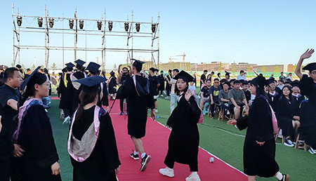百年风华正青春，行远思恩共启航——河北科技学院举办2022届毕业典礼