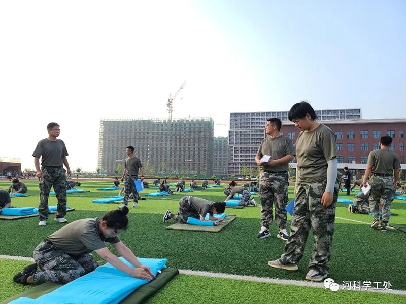 河北科技学院2022年开展暑期学管干部培训第五天——军事训练考核暨成果汇报 第 19 张