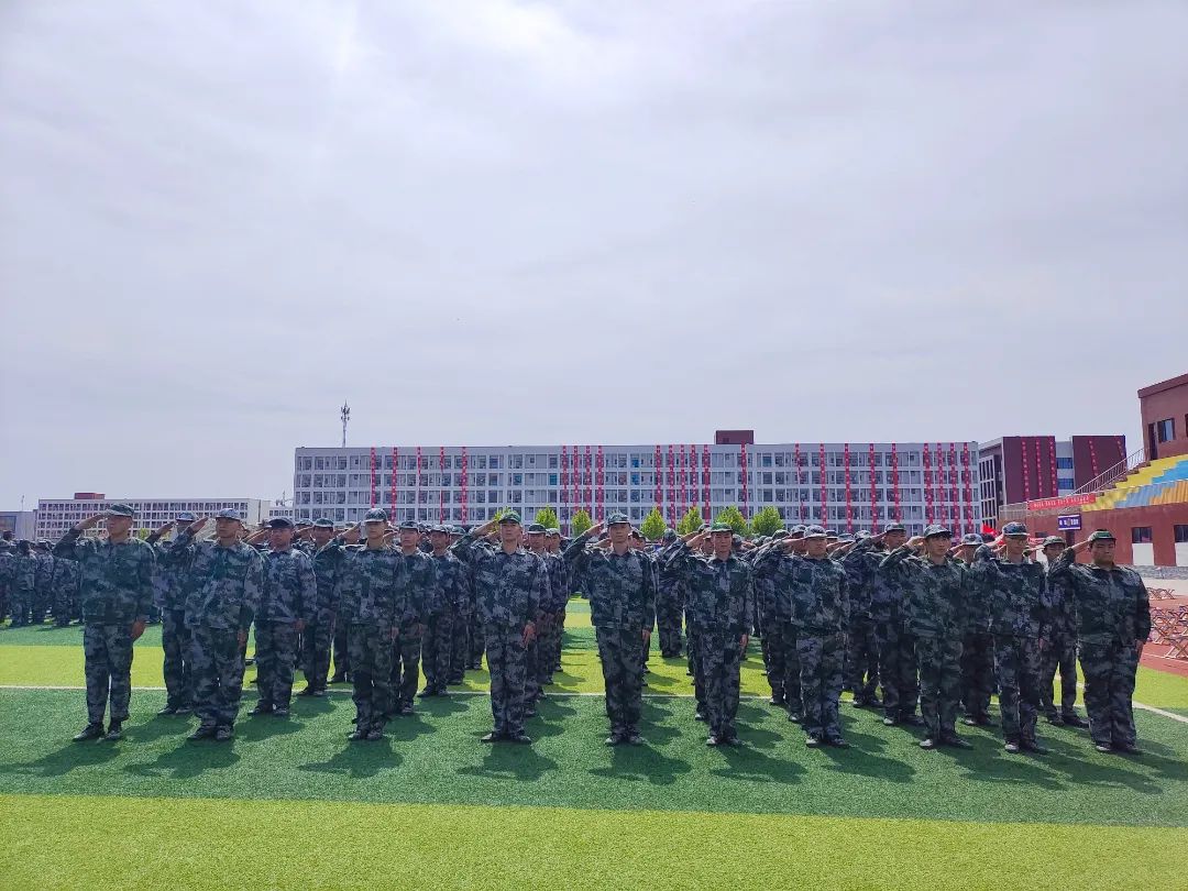河北科技学院军训专访二 第 3 张