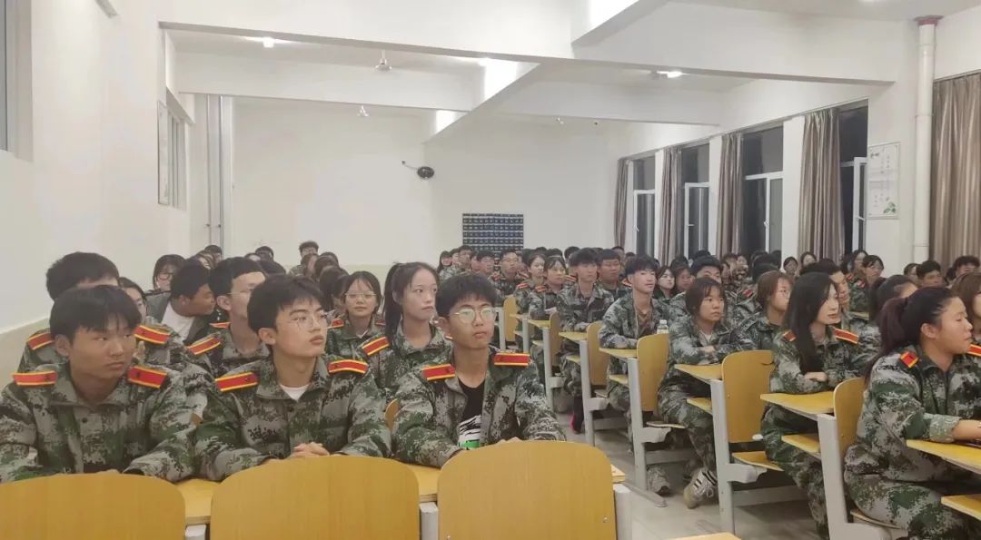 河北科技学院建设工程管理学院举行“喜迎二十大，追梦正当年”诗歌朗诵比赛活动 第 1 张