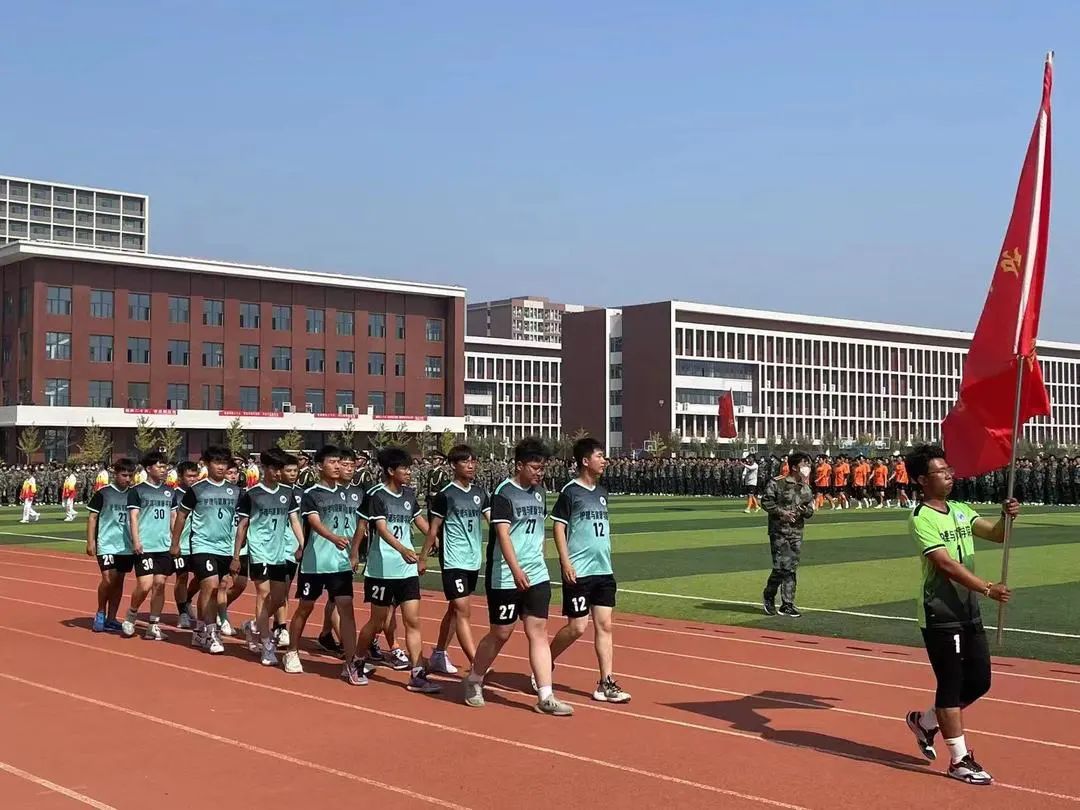 河北科技学院隆重举办“驰骋绿茵场，喜迎二十大”足球联赛开幕式 第 8 张