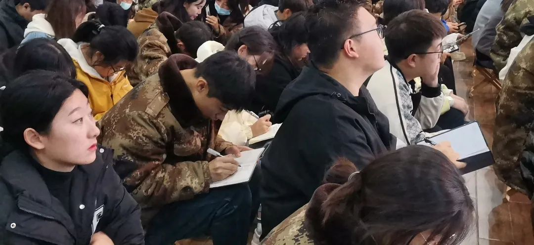 河北科技学院开展2022年 宣贯二十大 青马学员说 青马工程第三课 第 14 张