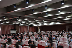 河北科技学院党委副书记张崇玺为师生宣讲党的二十大会议精神791.png