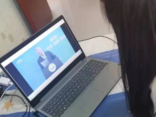 河北科技学院全校师生学习并热议全国高校抗疫大讲堂：新冠（Omicron）疫情动态及应对 第 9 张