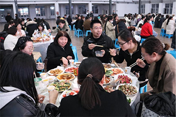第113个“三八”国际劳动妇女节河北科技学院的饕餮盛宴700.png