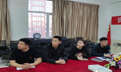 “不忘初心，踔厉奋发”主题党日活动 第 2 张