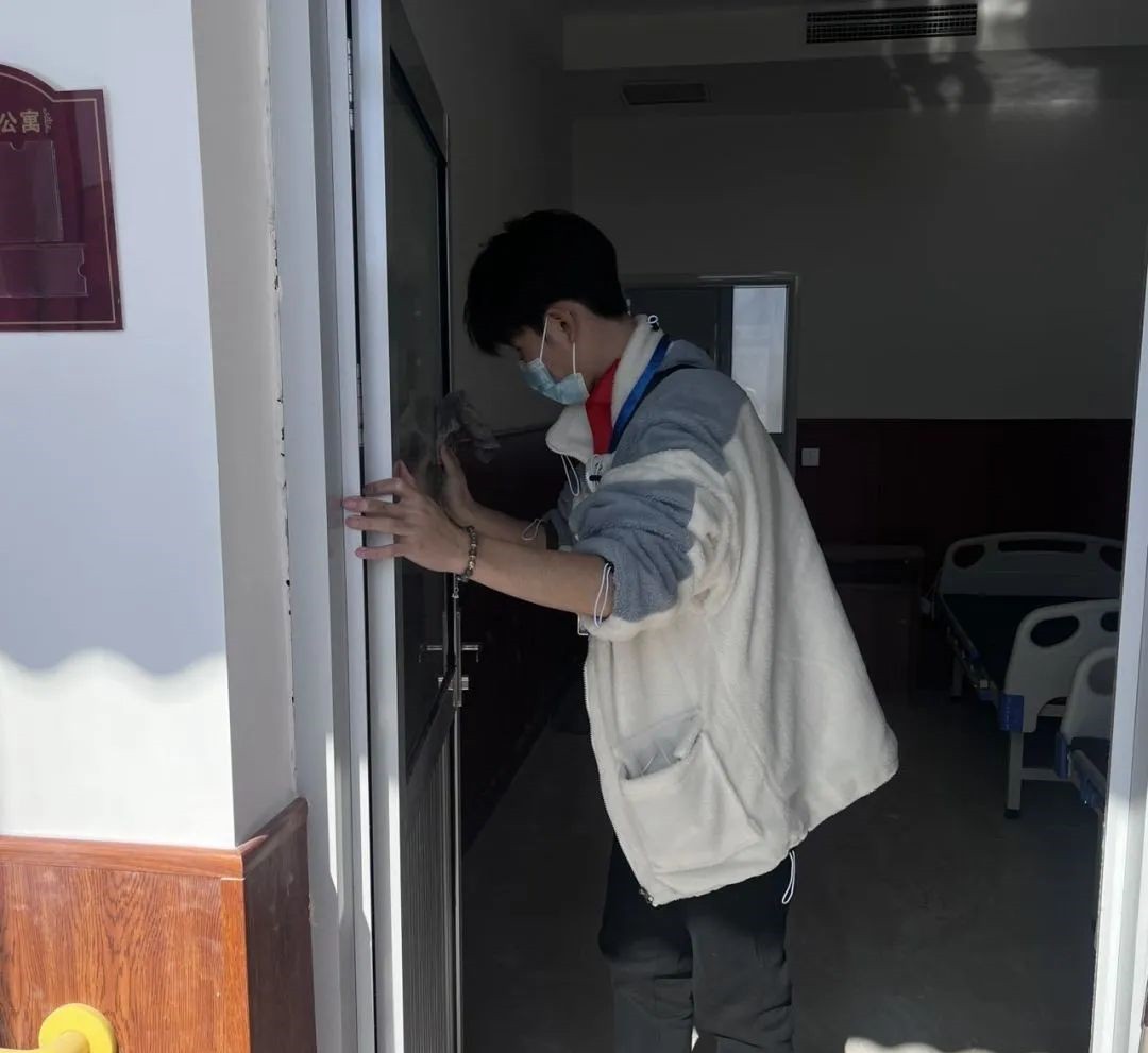 河北科技学院‖青年志愿者协会‖志愿敬老行，关爱传真情