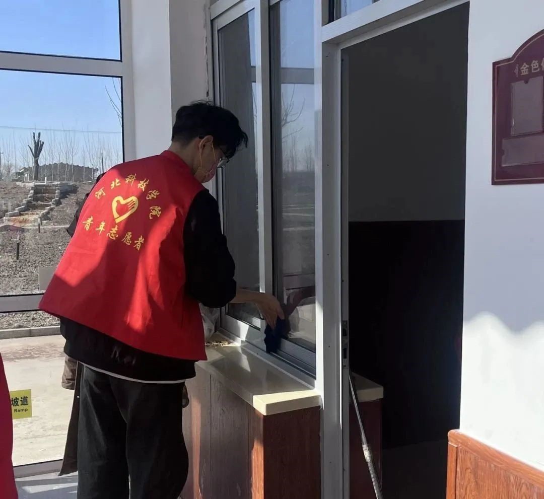 河北科技学院‖青年志愿者协会‖志愿敬老行，关爱传真情