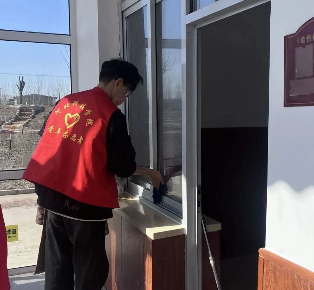 河北科技学院‖青年志愿者协会‖志愿敬老行，关爱传真情