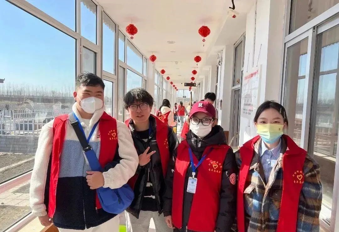 河北科技学院‖青年志愿者协会‖志愿敬老行，关爱传真情