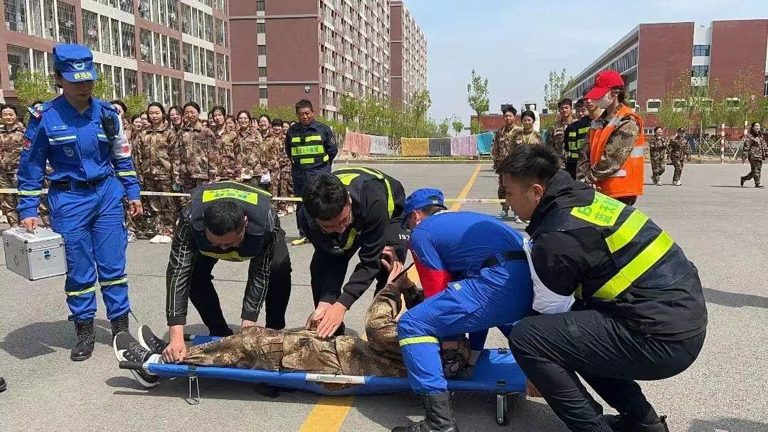 河北科技学院携手乐亭县蓝天救援队开展消防安全知识讲座暨消防逃生应急演练 第 8 张