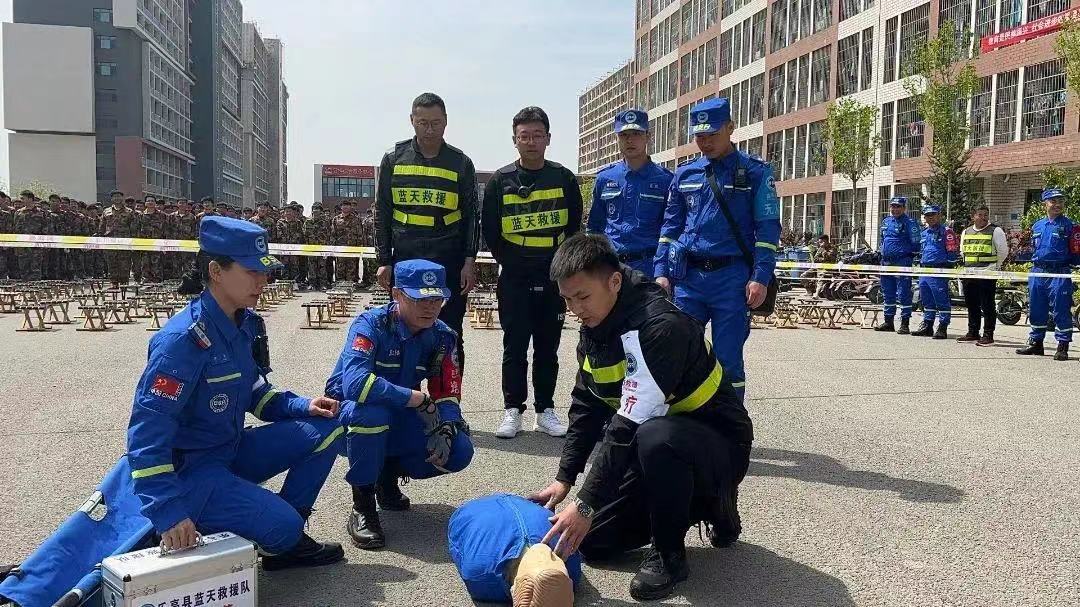 河北科技学院携手乐亭县蓝天救援队开展消防安全知识讲座暨消防逃生应急演练 第 7 张