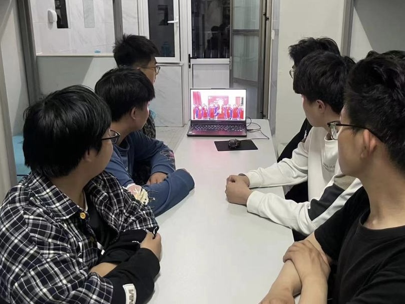 河北科技学院组织学生观看以 播火者 思政大讲堂走进河北台城 为主题的红色思政课 第 14 张