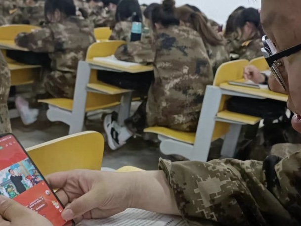 河北科技学院组织全校学生观看以学习思想跟党走勇当先锋建新功”为主题的五四网络展播 第 13 张