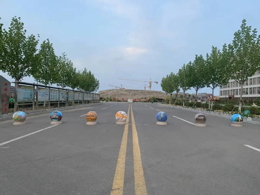 河北科技学院学子校内绘制河北省内靓丽风景画 第 24 张