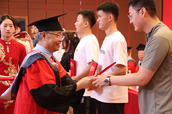聚是一团火，散是满天星 ——河北科技学院隆重举办2023年毕业典礼暨学位授予仪式