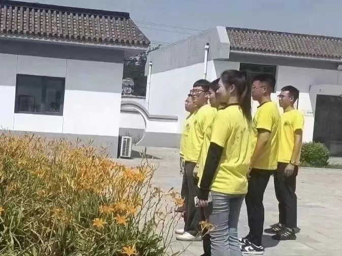 河北科技学院艺术学院开展“传承红色精神，彰显青春力量”主题三下乡活动