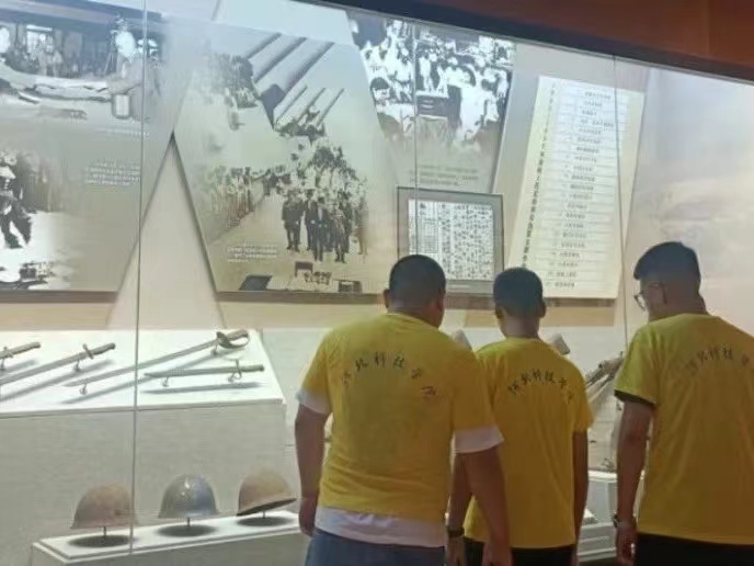 河北科技学院艺术学院开展“传承红色精神，彰显青春力量”主题三下乡活动