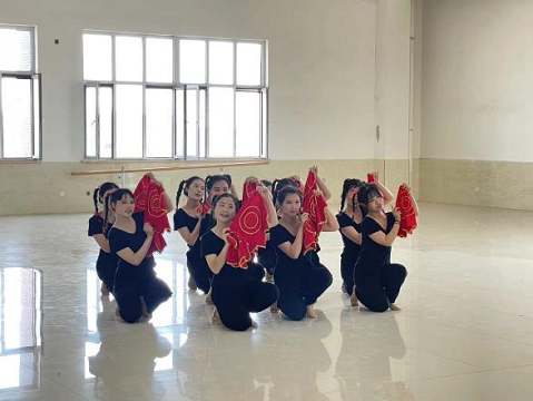 河北科技学院教育学院一专业一赛事“舞动青春”舞蹈技能大赛 第 4 张