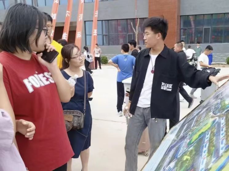 河北科技学院2023级新生报到  高清大图直击迎新现场 第 8 张