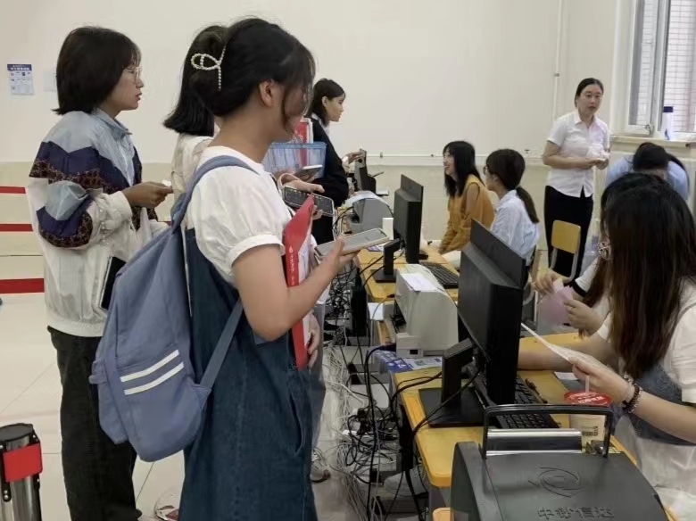 河北科技学院2023级新生报到  高清大图直击迎新现场 第 29 张