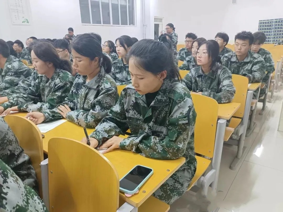 河北科技学院  艺术学院 教育育人  不忘初心 班委教育培训正在进行时 第 3 张