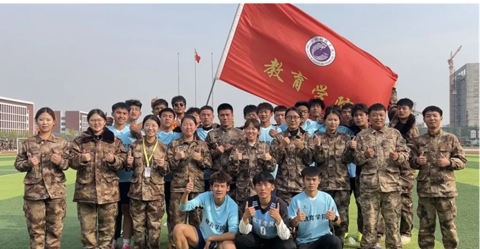 “绿茵场上展风采，齐心拼搏共成长”足球友谊赛活动 第 5 张