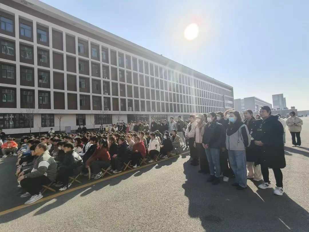 消防疏散常演练 平安校园筑防线 第 7 张