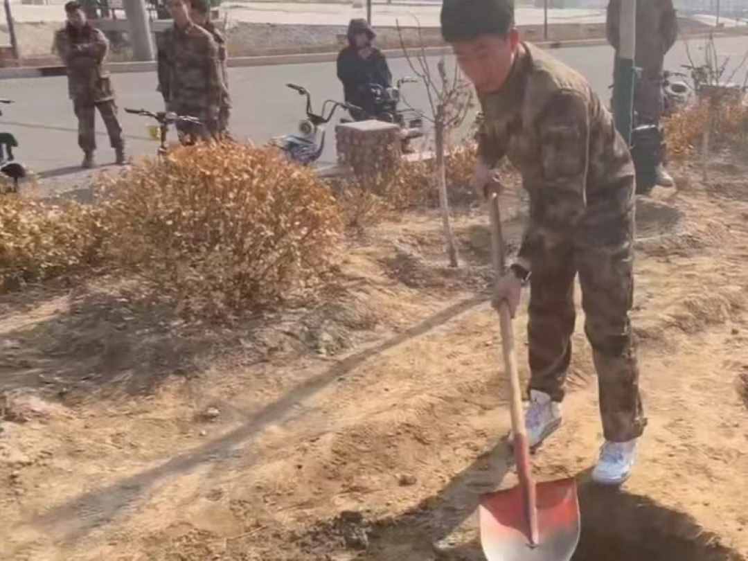 河北科技学院||汽车工程学院||绿水青山映笑颜，植树造林崭新篇 第 14 张