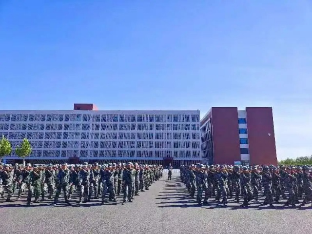 河北科技学院军训专访三 第 3 张