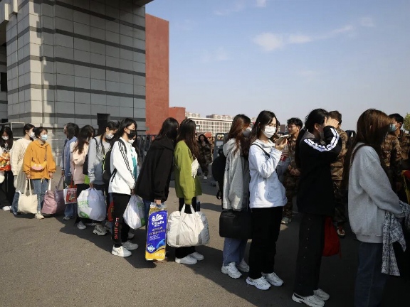 河北科技学院20名二十大礼仪志愿者胜利归来 第 6 张