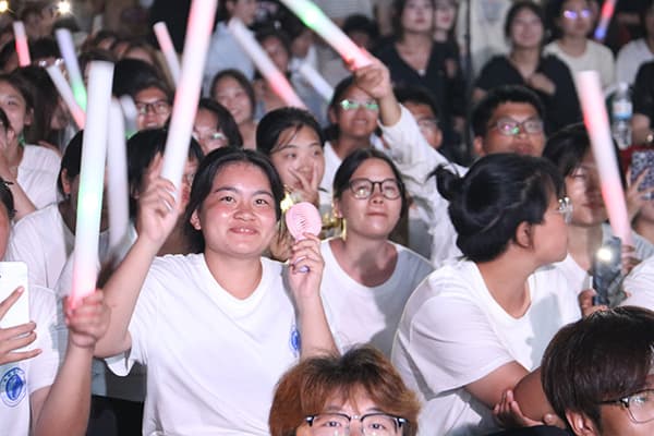 河北科技学院承办曹妃甸区首届旅游风景道沿途演唱会