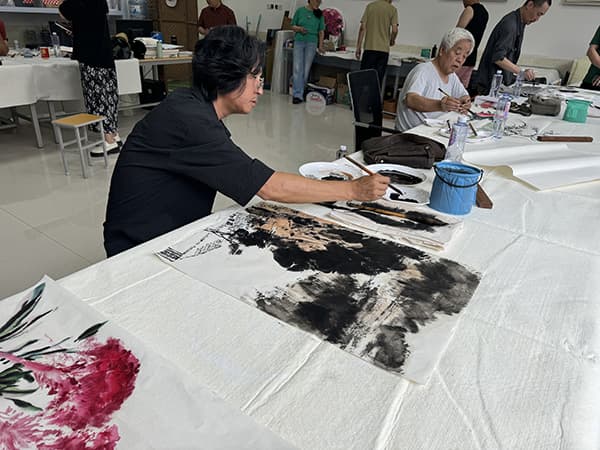 美育进校园——高校艺术院系名家赴河北科技学院采风