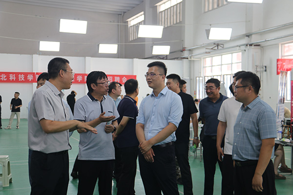 河北科技学院“职”等你来  不负盛夏 2024届毕业生离校前校园招聘会