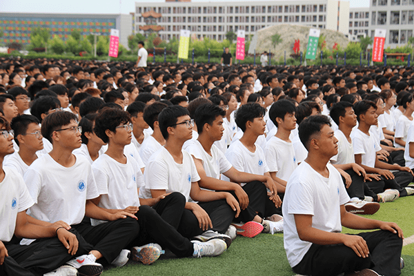 逐梦开学季·感恩教师节——河北科技学院隆重举办2024级新生开学典礼暨第40个教师节庆祝大会