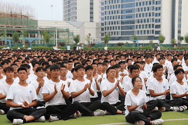 逐梦开学季·感恩教师节——河北科技学院隆重举办2024级新生开学典礼暨第40个教师节庆祝大会