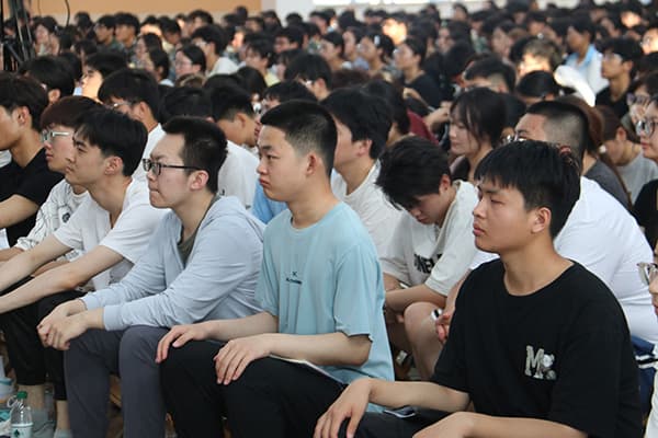河北科技学院召开第十届 “中国国际大学生创新大赛”（原互联网+）启动仪式