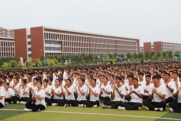 逐梦开学季·感恩教师节——河北科技学院隆重举办2024级新生开学典礼暨第40个教师节庆祝大会