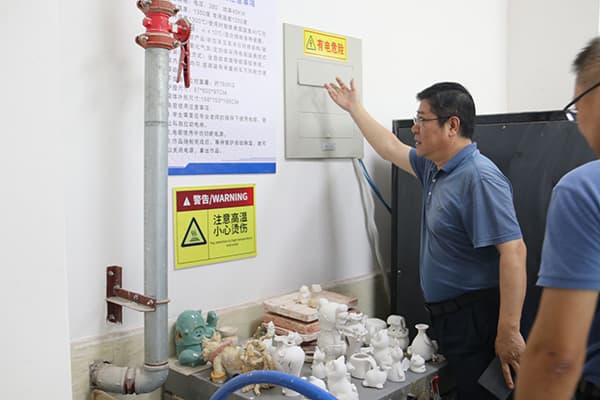 河北科技学院顺利通过省教育厅实验室安全专家组检查调研