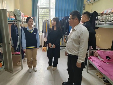 关怀暖人心，激励促成长 ——教育学院领导慰问实习学生