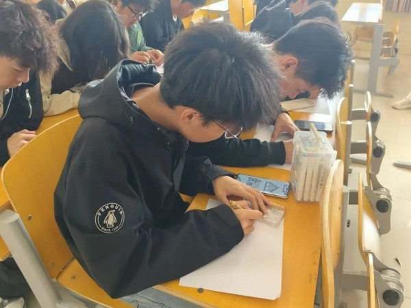 河北科技学院社团指导中心“妙笔绘楼，羽战双雄” 第 8 张