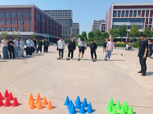 河北科技学院社团指导中心【夏燃轮火 笔拓无界】 第 6 张